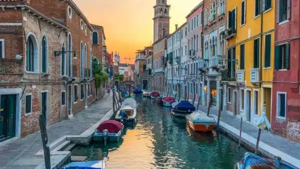 Wasserstraße in Italien